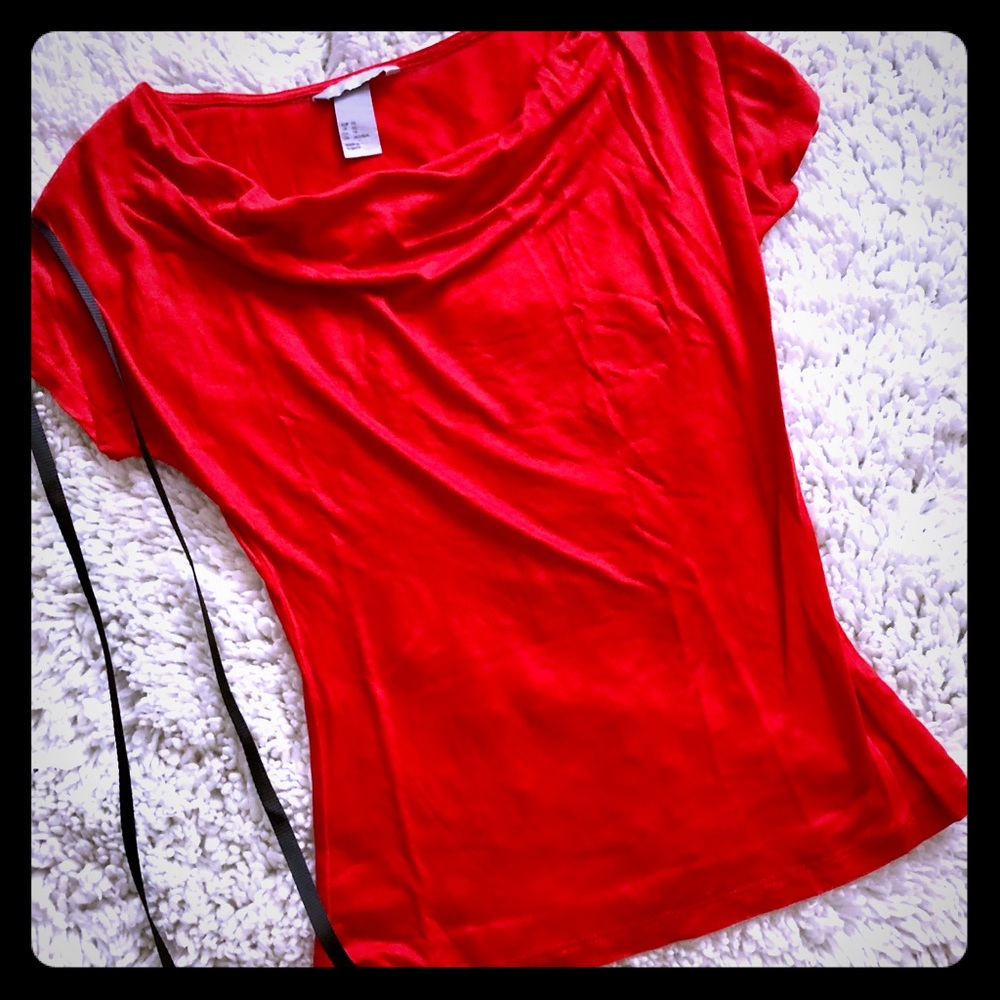 Stretchy cowl neck top